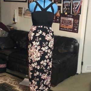 Maxi floral black dress